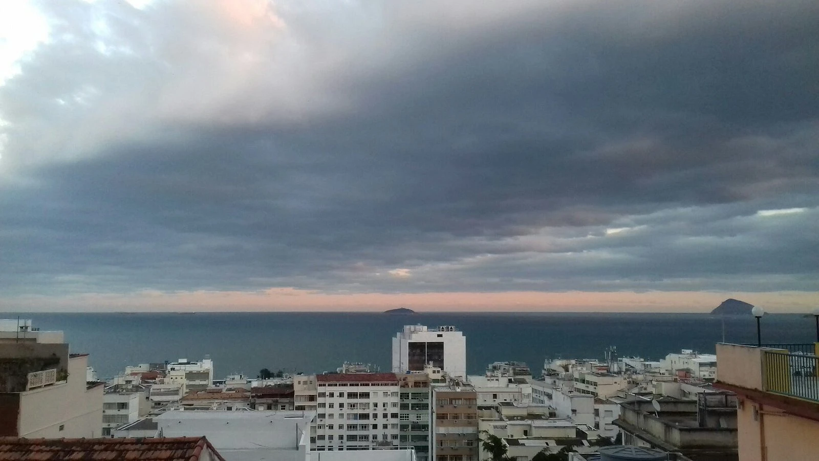 Sunset at Morro da Babilônia - Barbecue & Authentic Vibe - Image